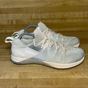 Nike BQ8797 001 Women’s 10.5 Men's 9 Metcon Flyknit 3 MTLC Matte Silver/guava